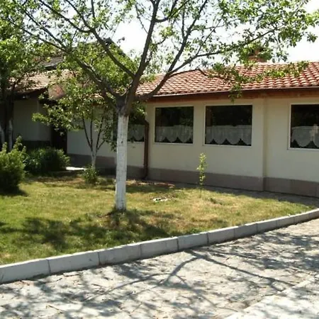 Holiday Snezhanka Holiday home Debeli Lag